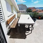 Tutti Apartament